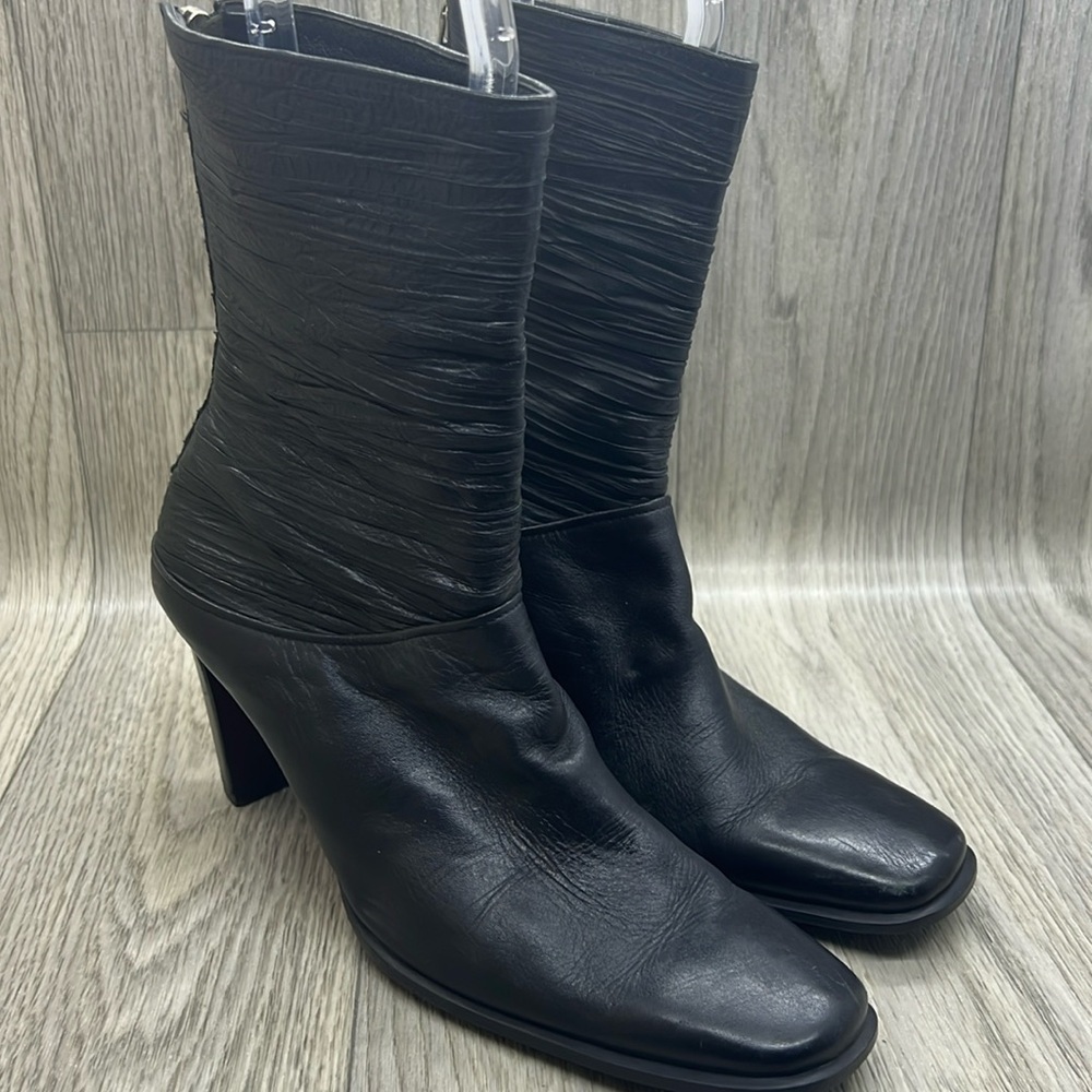 ISABEL Black Heeled Boots